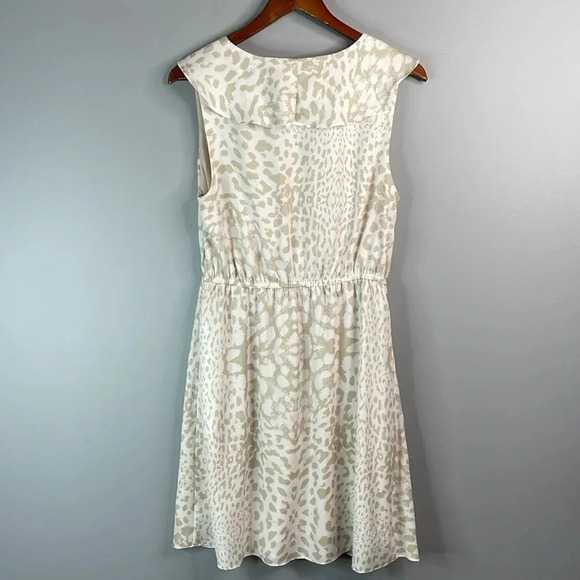 BCBGENERATION Ruffled Faux Wrap Dress Tan White Animal Leopard Print Pockets M - Picture 8 of 13